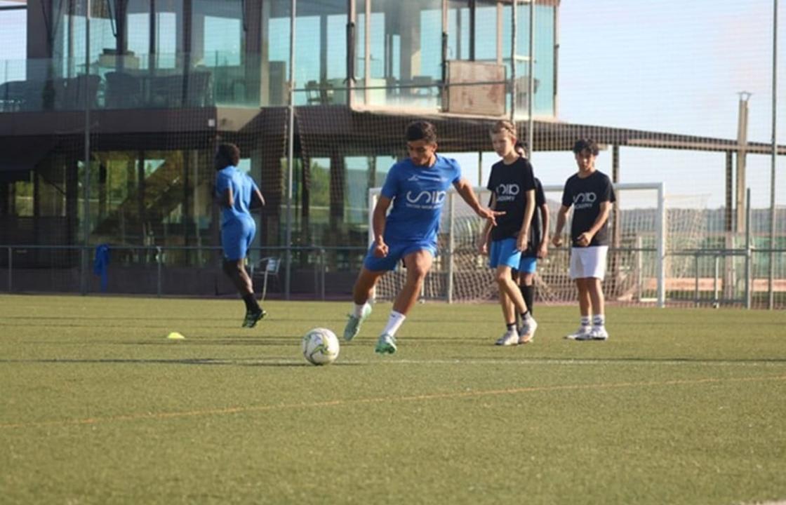 Entrenamiento en el campamento de SIA Academy What is a day at SIA Academy camp like?