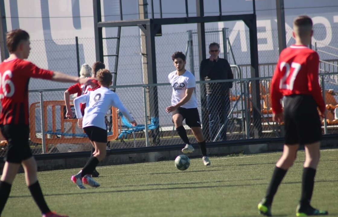 Partido de academia de fútbol alto rendimiento