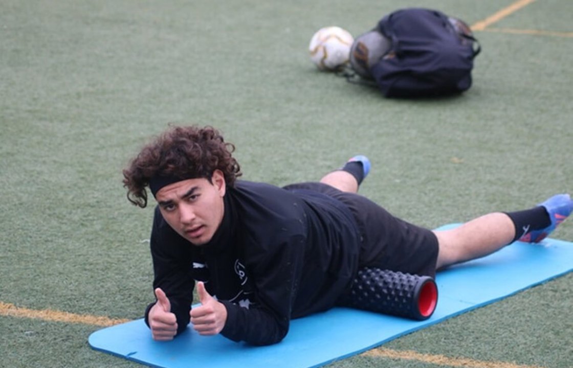 Preparación física en academia de fútbol internacional en España 