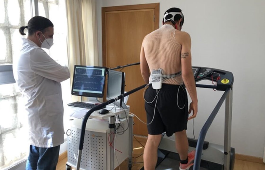 Sports medicine in soccer schools