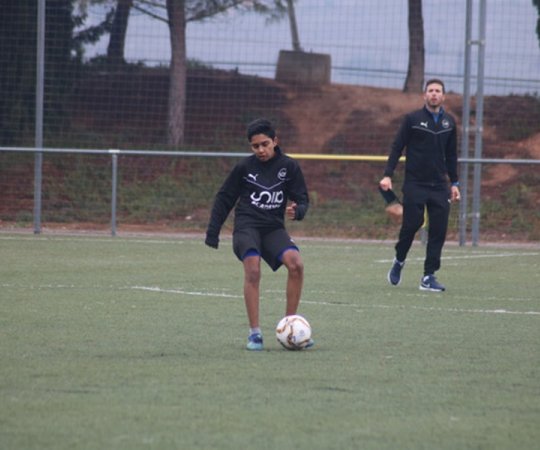 Elite Soccer camps in English