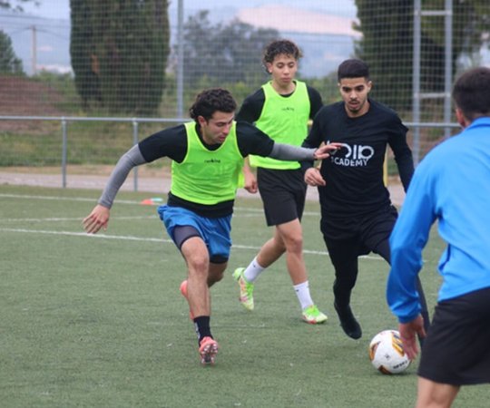 Elite Soccer camps in English
