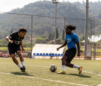 Créditos de secundaria estadounidenses en la academia internacional de fútbol