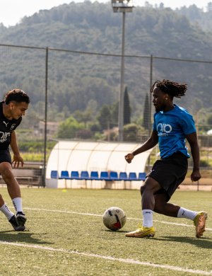 Créditos de secundaria estadounidenses en la academia internacional de fútbol