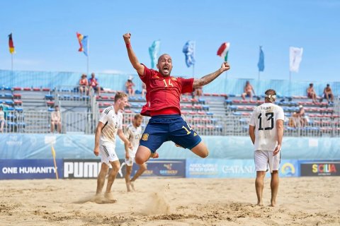 Spain on Sand: The Present and Future of Beach Soccer Spain on Sand: The Present and Future of Beach Soccer