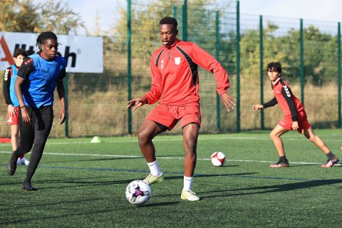 Cómo las Academias Privadas con Enfoque Europeo Están Redefiniendo el Desarrollo de Futbolistas